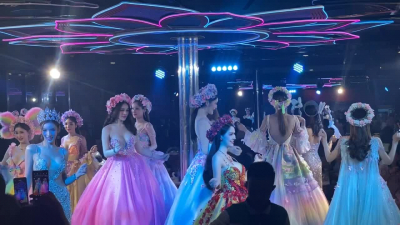 露臉操韓國少婦，全程無交流直接開房幹！！
