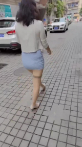 （出各大神合集EDC小郎君yqk等）已婚少婦帶我去她家偷情好緊張