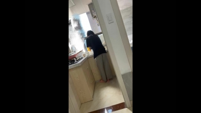 少婦給我做飯吃，趁老公去上班（求收藏收藏收藏，5星評價！）