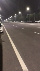女奴大街勾引陌生人。手勢驗證清晰對白