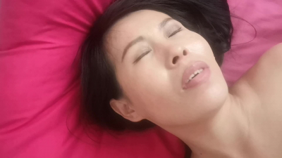 超齡熟女的魅力，口爆吞精不在話下