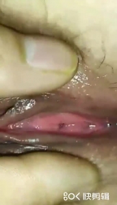 操逼前給逼和肛門拍特寫，用手指插肛門