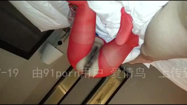 丰乳肥臀熟女阿姨跟我偷情 (更多熟女视频加QQ：878648749) 