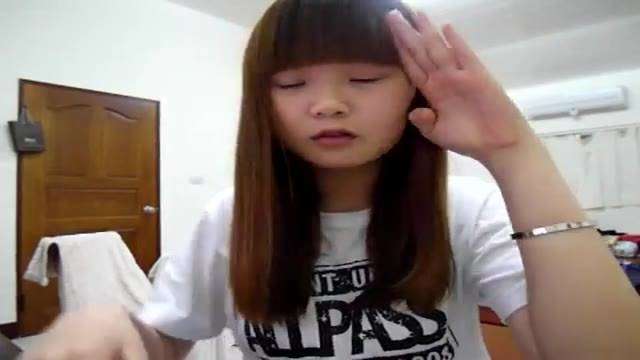 可愛女孩之有點肢體不協調的 kiyomi 可愛頌 