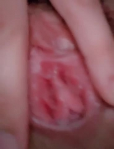 早上起來想表演尿尿給大家看哦