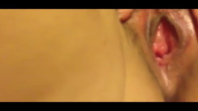 黑丝美人自慰高潮出水 