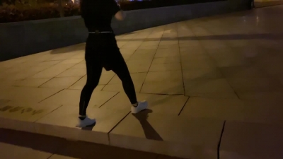 公園搭讪夜跑少婦，完美身材讓人操的停不下來