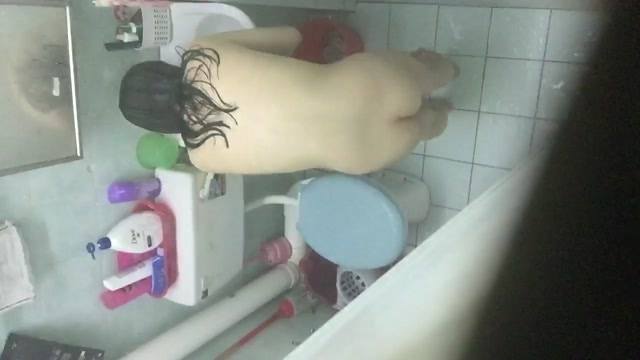 女朋友妹妹洗澡