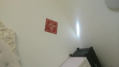 着急的想上來，問了兩次行了吧，在哈薩克族少婦家裏