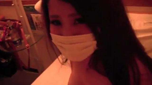 超級可愛日本女孩在酒店服務的過程 