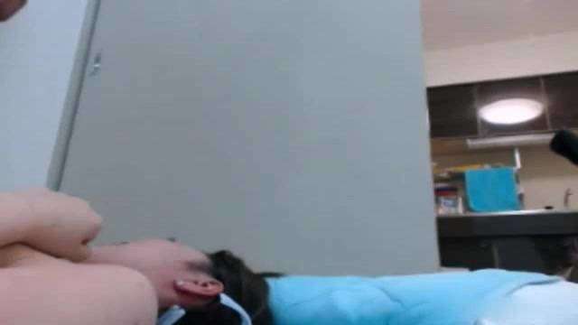 两个非主流美眉叠罗汉 