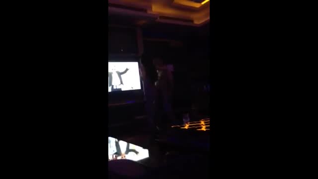 玩大了 艳舞 站着抱舞女倒立口交 爽 刺激... - 收藏家 