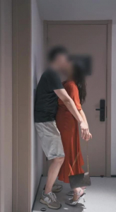 迫不及待衣服都不脫了