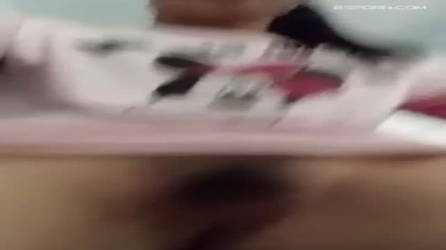 台灣氣質眼鏡妹手淫自拍 
